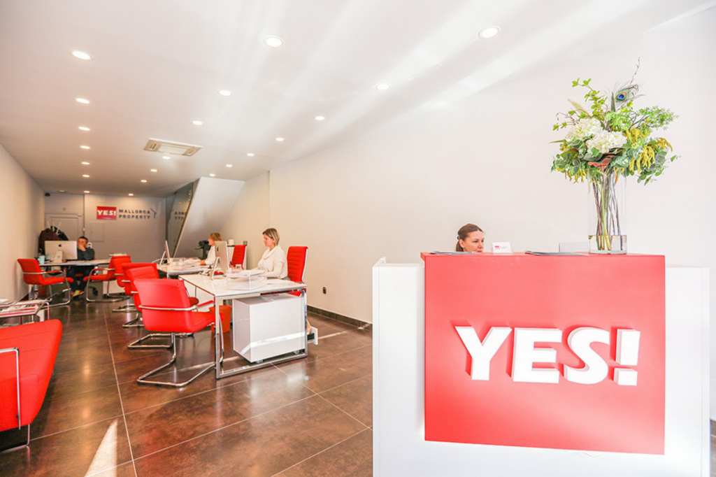 view inside Yes Mallorca Property office