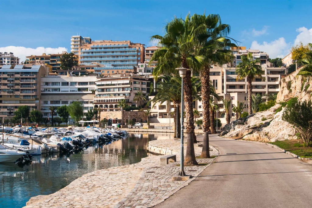 Palma ist eine Großstadt und Hafenstadt im Südwesten Mallorcas