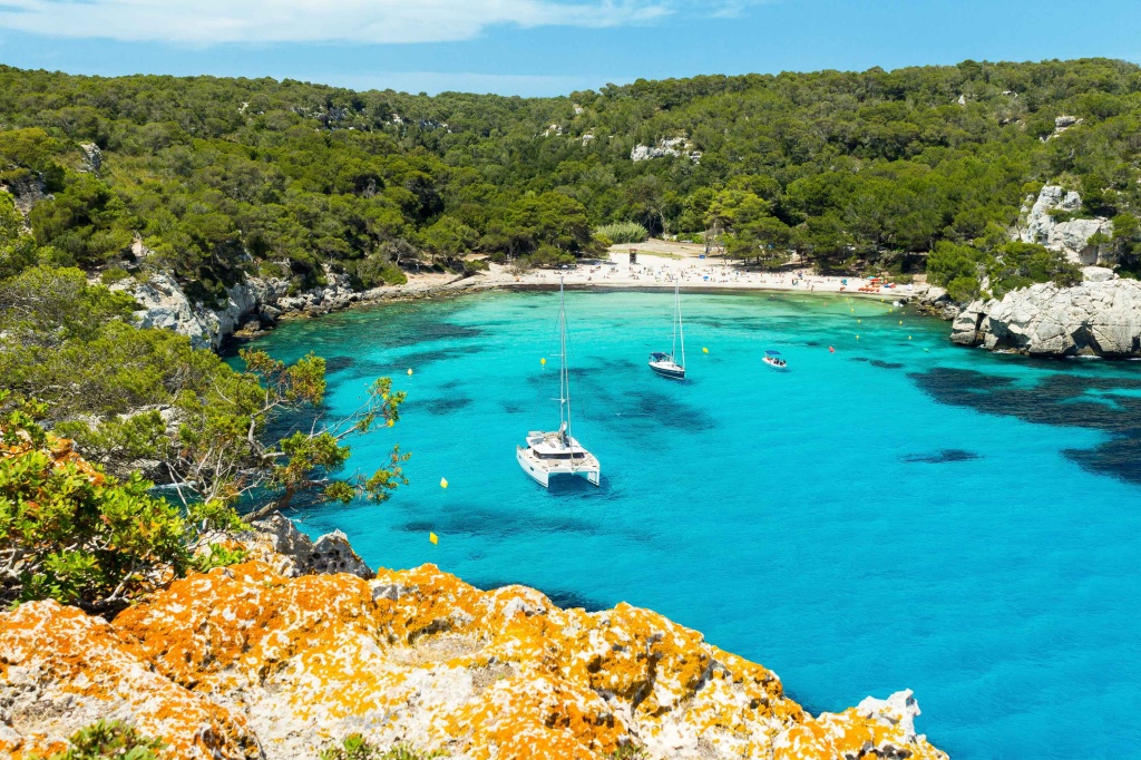 Cala Macarella ist eine der berühmtesten Buchten Menorcas