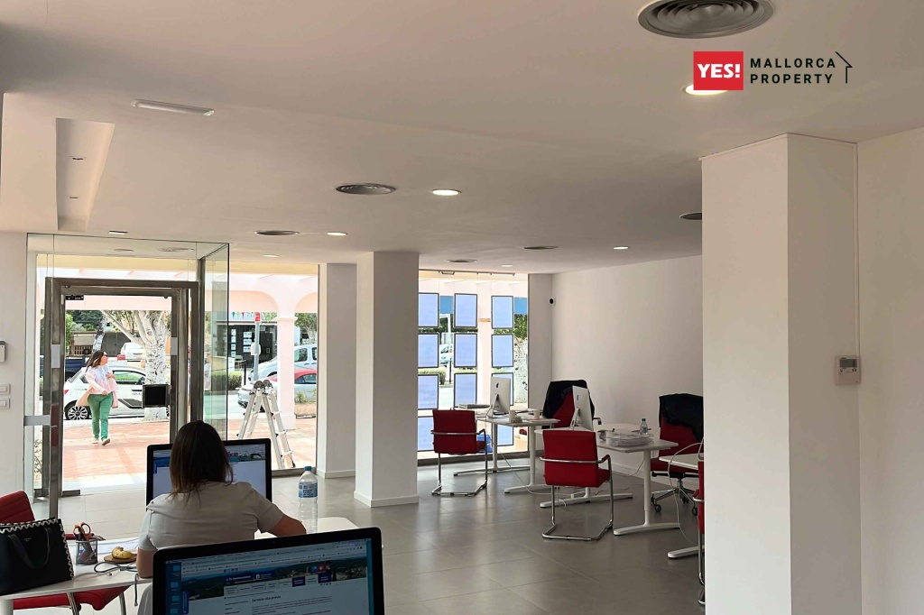 Innenraum des neuen Büros Yes! Mallorca Immobilien in Santa Ponsa