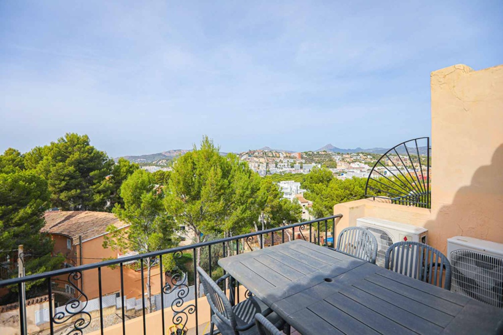 Malerische Aussicht auf Santa Ponsa vom Balkon der Wohnung in der Residenz Kings Park