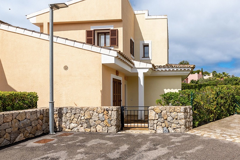 Neue Villa mit Garten in einer Residenz in der Nähe von Golfplätzen in Santa Ponsa