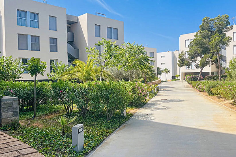 Ausgezeichnete moderne Wohnung in einer Luxusresidenz in Nova Santa Ponsa