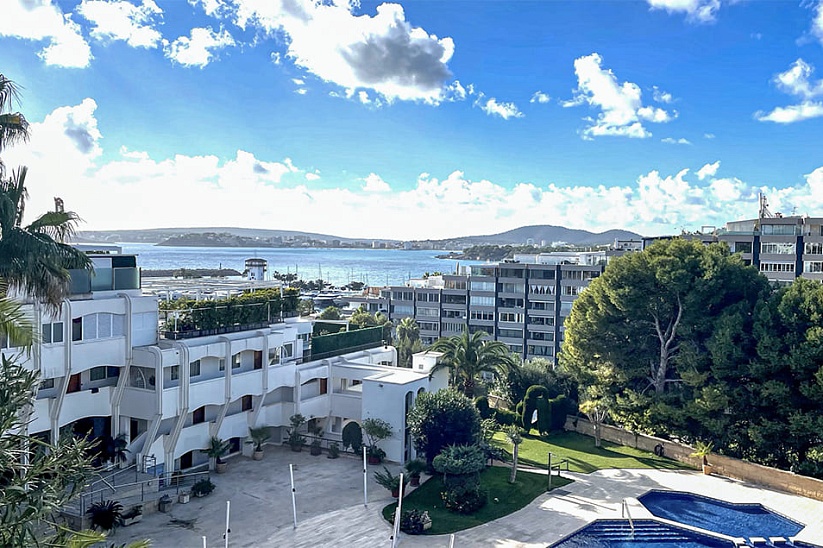 Luxusapartment mit Panoramablick auf das Meer in Port Portals