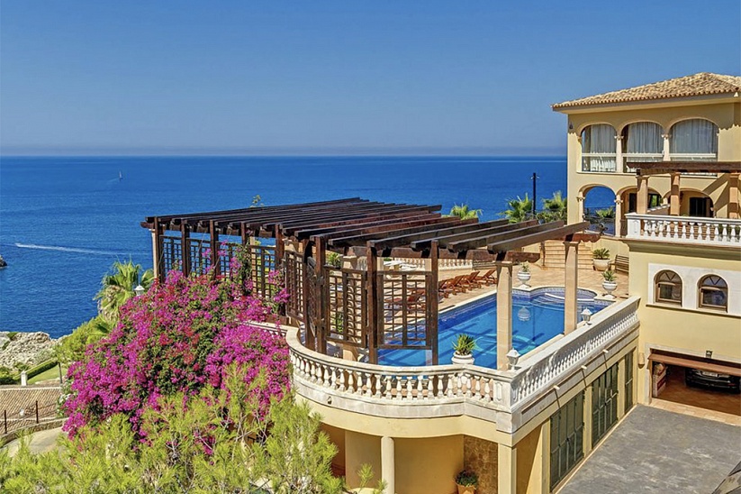 Wunderschöne Villa in erster Meereslinie in Port Andratx