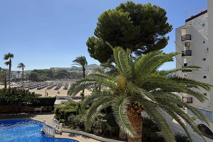 Apartment in erster Meereslinie in Santa Ponsa mit direktem Strandzugang