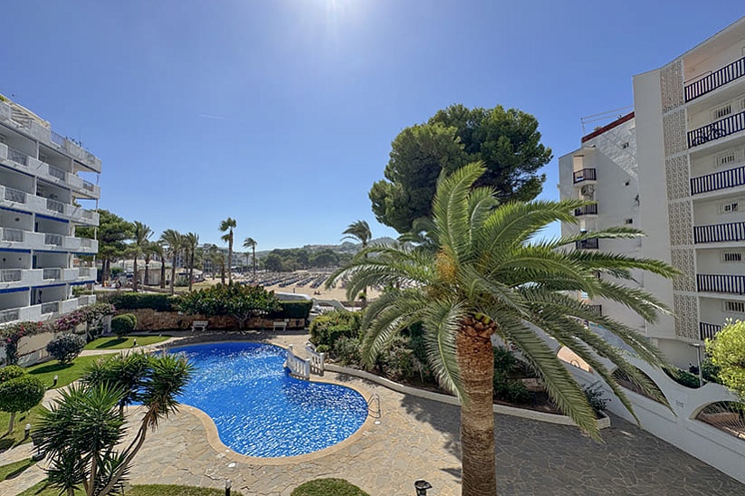 Apartment in erster Meereslinie in Santa Ponsa mit direktem Strandzugang