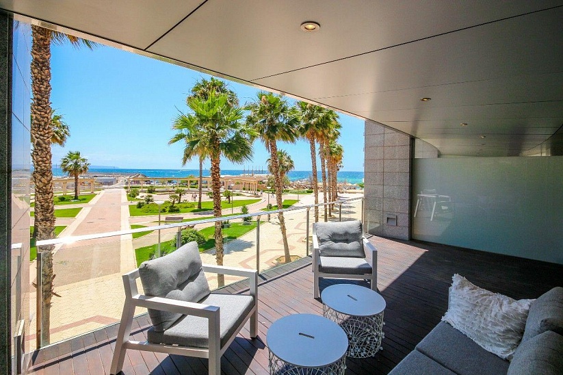 Schöne Wohnung mit direktem Meerblick in Palma