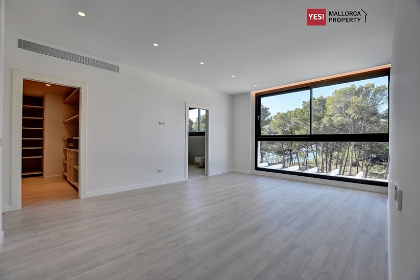 Moderne neue Villa mit Meerblick in Puig De Ros