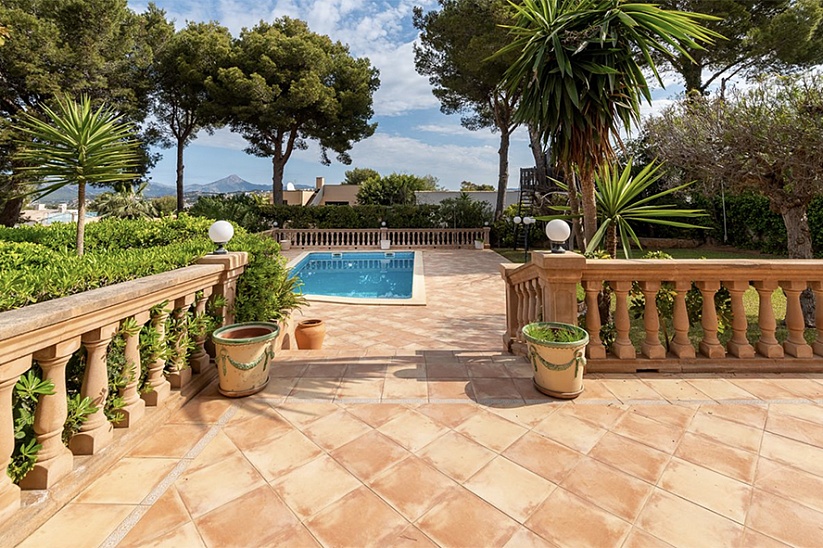 Schöne Familienvilla mit Garten und Pool in Nova Santa Ponsa