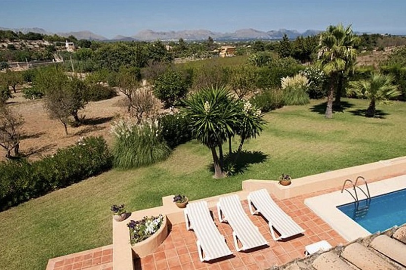 Villa mit Garten und Pool in guter Lage in Alcudia