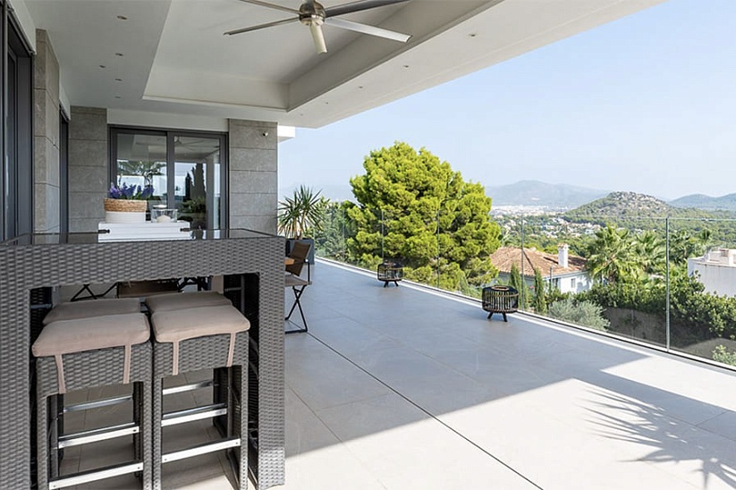 Neue Villa mit fantastischem Meerblick in Nova Santa Ponsa