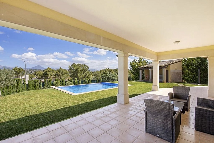 Schöne Villa mit Garten und Pool in Nova Santa Ponsa