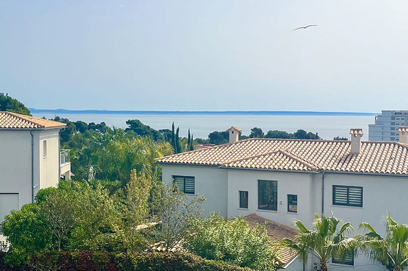 Neue moderne Villa mit teilweisem Meer- und Bergblick in Cala Vines