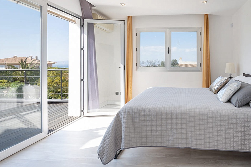 Moderne Villa mit 4 Schlafzimmern in großartiger Lage in Sa Torre
