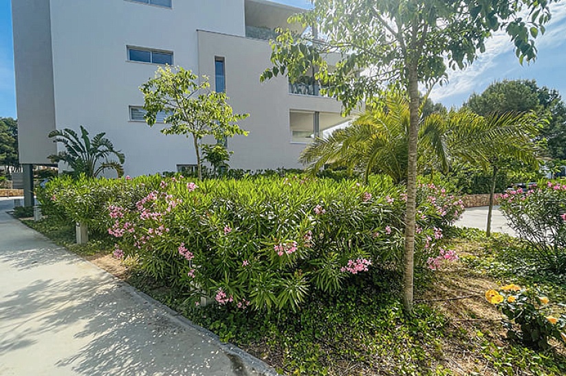 Ausgezeichnete moderne Wohnung in einer Luxusresidenz in Nova Santa Ponsa