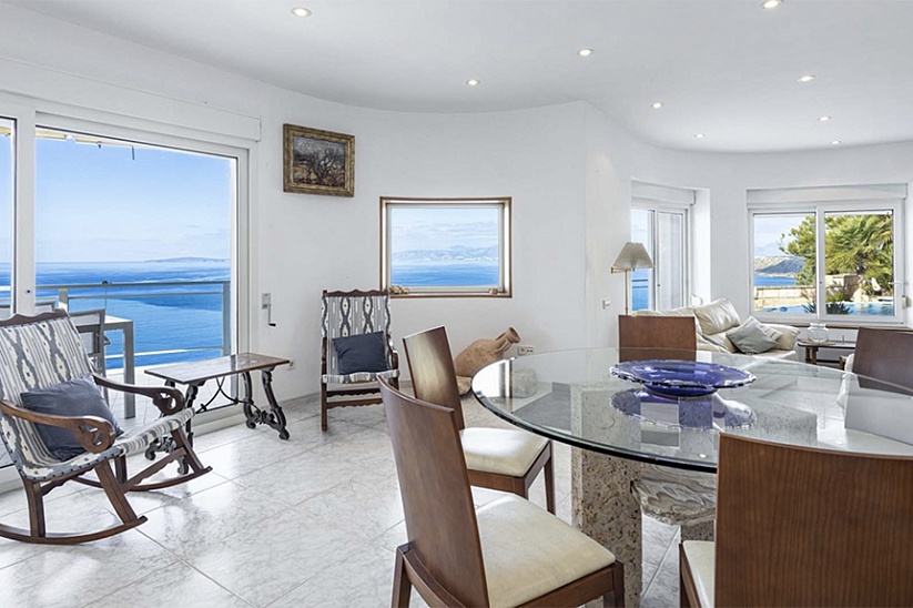 Luxusvilla mit fantastischem Panoramablick auf das Meer in Badia Azul