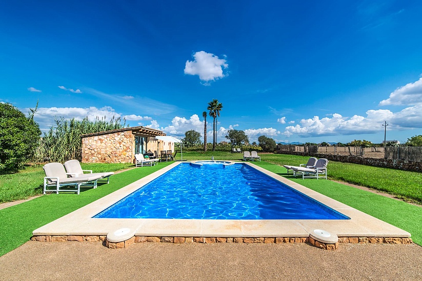 Wunderbare stilvolle Villa mit Pool in Ses Covetes