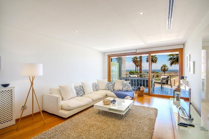 Schöne Wohnung mit direktem Meerblick in Palma