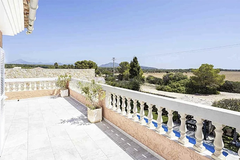 Traditionelle Villa mit Garten und Pool in einer ruhigen Gegend von El Toro