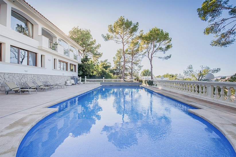 Luxusvilla mit Meerblick in einer prestigeträchtigen Gegend in Nova Santa Ponsa
