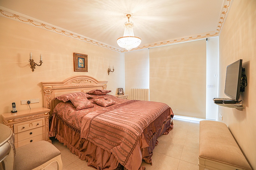 3-Schlafzimmer-Villa mit seitlichem Meerblick in Paguera