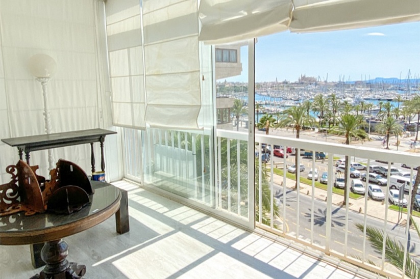 Schöne Wohnung zum Renovieren mit fantastischem Meerblick in Palma, Paseo Maritimo