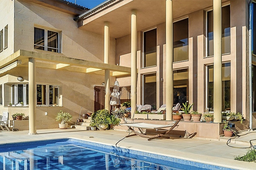 Schöne Villa in einer ruhigen Gegend nahe dem Strand in Cala Viñas
