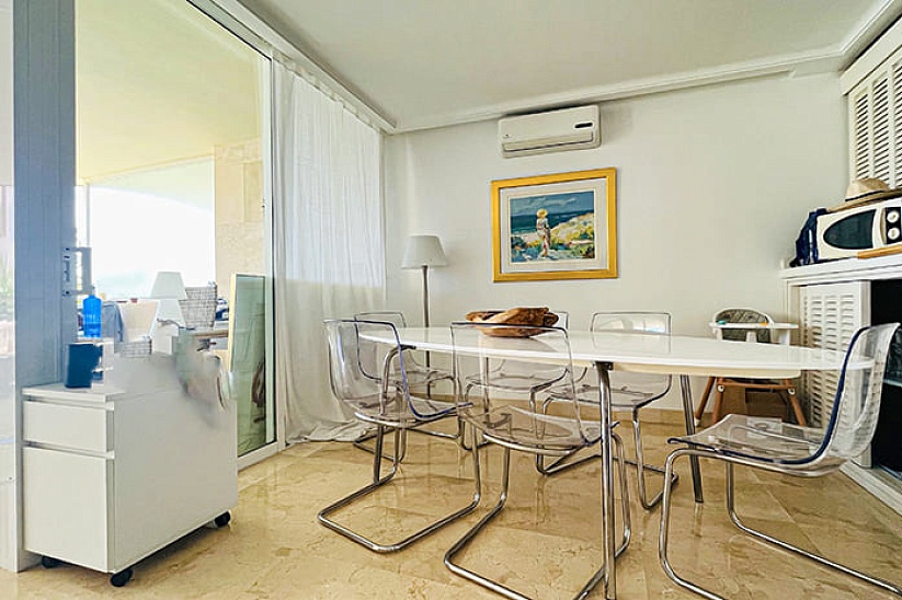 Apartment in erster Meereslinie mit privatem Zugang zum Meer in Cala Vines