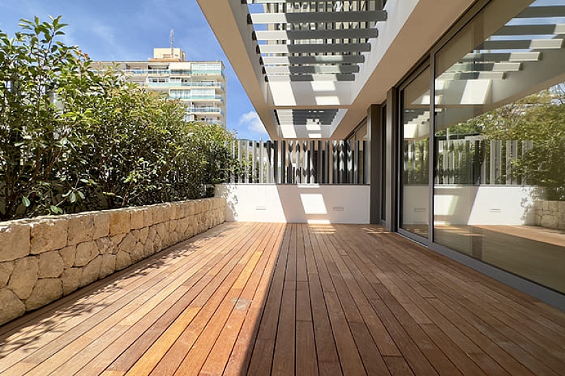 Neue Wohnung in einer modernen Residenz mit Pool in Cala Mayor