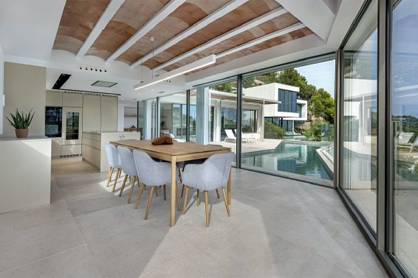 Fantastische neue moderne Villa mit Meerblick in Costa den Blanes