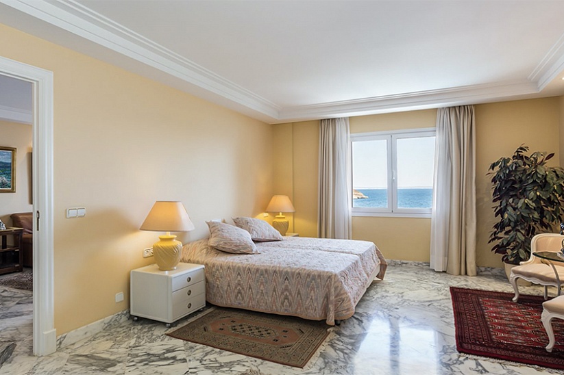 Villa mit 9 Schlafzimmern und fantastischem Meerblick in Cala Vynes