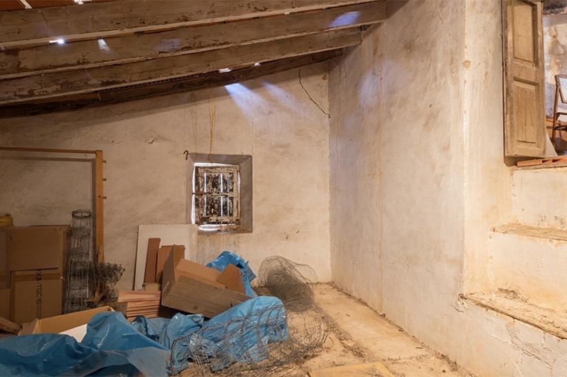 Haus mit 4 Schlafzimmern zur kompletten Renovierung in Alaro