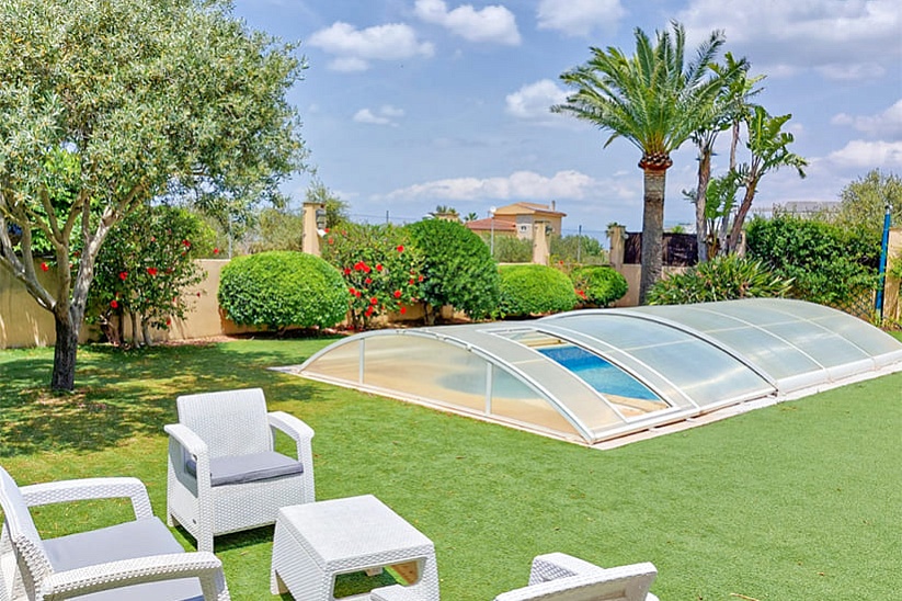 Schöne Familienvilla mit Pool und Garten in Sa Torre