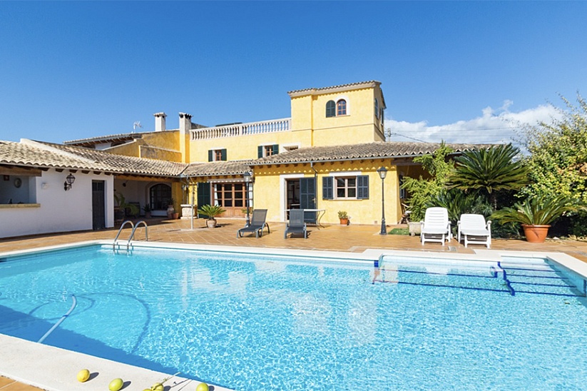 3 schlafzimmer villa mit schwimmbad in Santa Maria del Cami