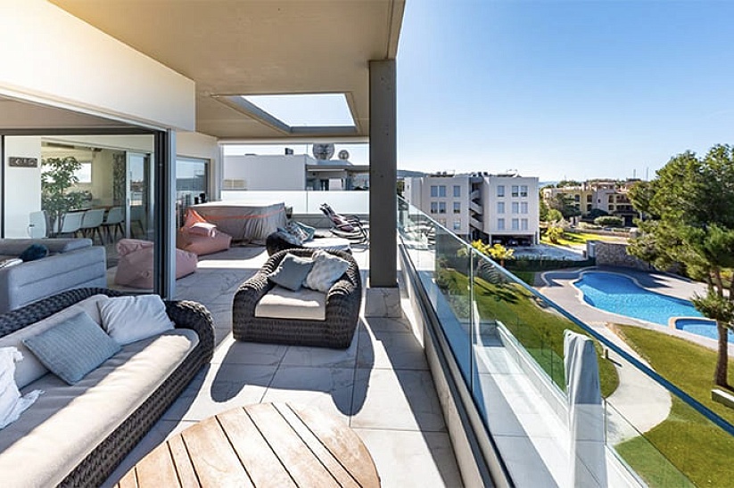 Luxuriöses Penthouse mit teilweisem Meerblick in Nova Santa Ponsa
