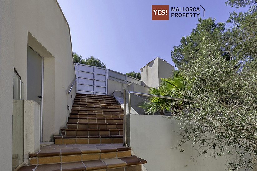 Villa im modernen Stil mit Zugang zum Strand in Cala Vines