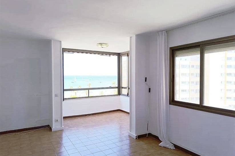 Apartment mit Meerblick zur Renovierung in Palmanova