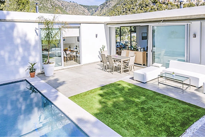 Moderne Villa mit Pool in Costa den Blanes