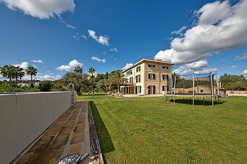 Hervorragende Villa im klassischen Stil in Son Angalada, Palma