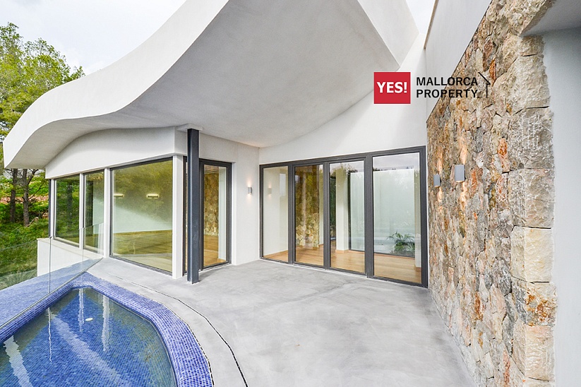 Neue Villa zum Verkauf in Cas Catala. Pool und Panoramablick. Wohnfläche 500 qm