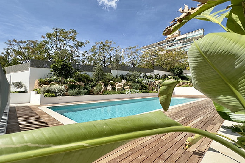 Neue Wohnung in einer modernen Residenz mit Pool in Cala Mayor