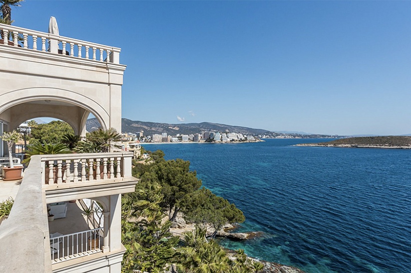 Villa mit 9 Schlafzimmern und fantastischem Meerblick in Cala Vynes
