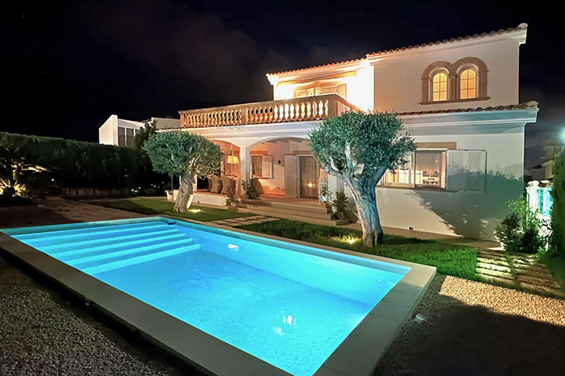 Atemberaubende Villa mit 4 Schlafzimmern und privatem Pool in Sa Torre, Llucmajor