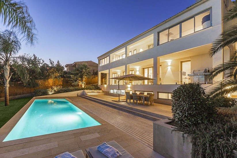 Moderne Villa mit Meerblick in Costa den Blanes
