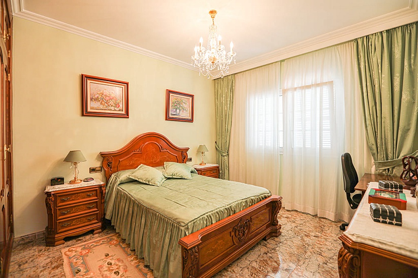Luxuriöse Villa mit 4 Schlafzimmern und seitlichem Meerblick in Puig de Ros