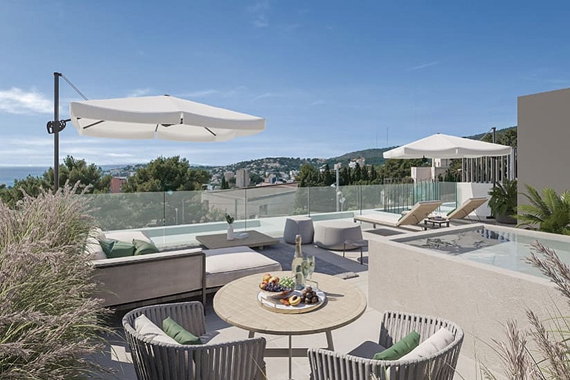 Neu gebautes Penthouse mit Panoramablick auf das Meer in einer Luxusanlage in Cala Mayor