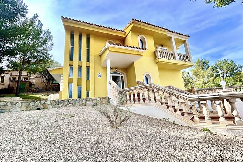 Geräumige, helle Villa mit Bergblick in Costa de la Calma