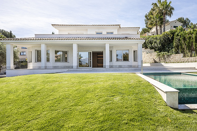 Luxuriöse Villa mit Meerblick in einer prestigeträchtigen Gegend in Nova Santa Ponsa