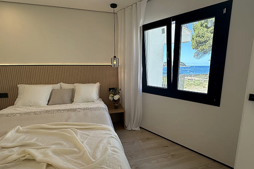 Komplett renovierte Wohnung mit Meerblick in Santa Ponsa